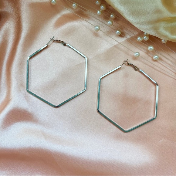 Polygon Shape Hoop Earrings - Picture 6 of 7